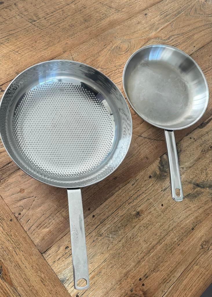 BK Conical stalen wok 30 en stalen koekenpan 25, Huis en Inrichting, Keuken | Potten en Pannen, Ophalen, Gebruikt, Inductieplaat