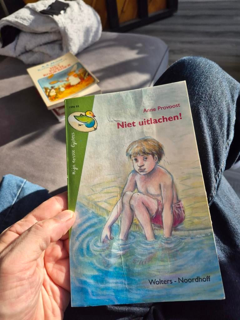 Niet uitlachen! - Anne Provoost (Wolters-Noordhoff), Ophalen of Verzenden, Gelezen, Anne Provoost, Fictie algemeen