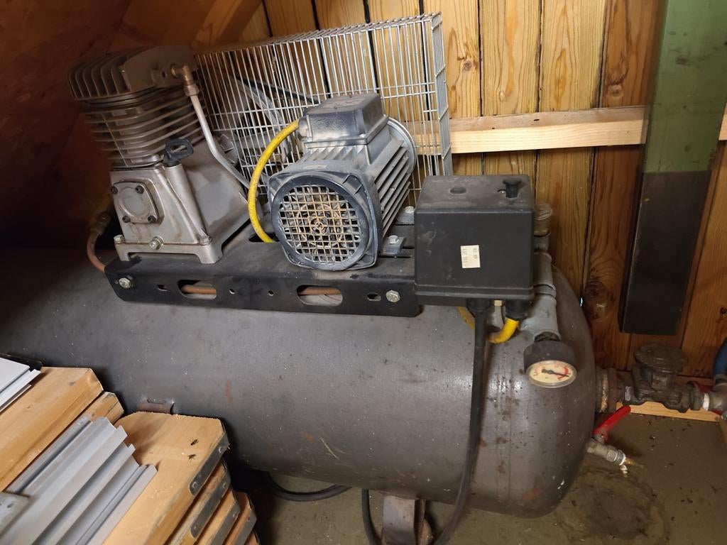 Krachtige compressor 230/380V met grote ketel (12 bar), 100 liter of meer, Ophalen of Verzenden, Gebruikt, 10 bar of meer