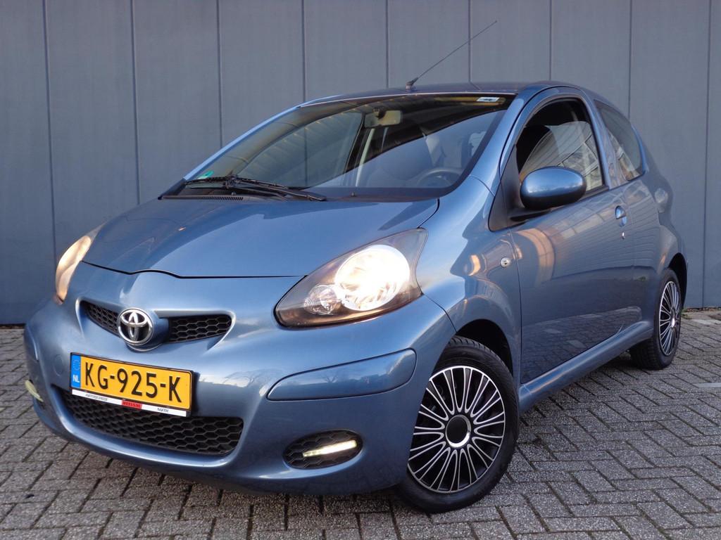 Toyota Aygo 1.0i-12V Access Volledig Onderhoud i.z.g.st., Voorwielaandrijving, Stof, Gebruikt, 68 pk