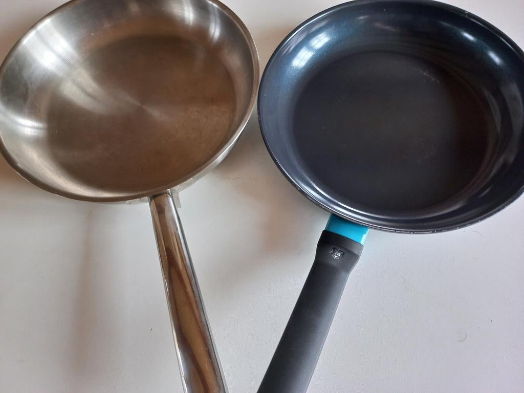 Koekenpan TGFF 29 cm en een koekenpan BK 29 cm, Ophalen of Verzenden, Rvs, Koekenpan of Braadpan