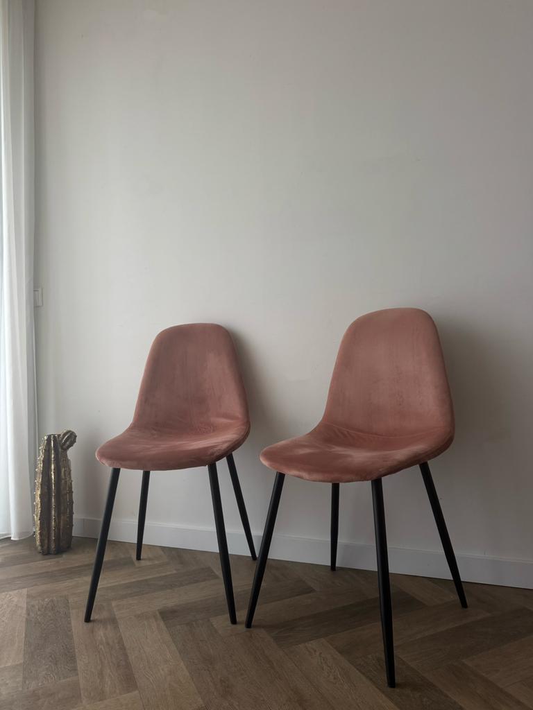 2 mooie Velvet eetkamerstoelen oudroze, Ophalen of Verzenden, Zo goed als nieuw