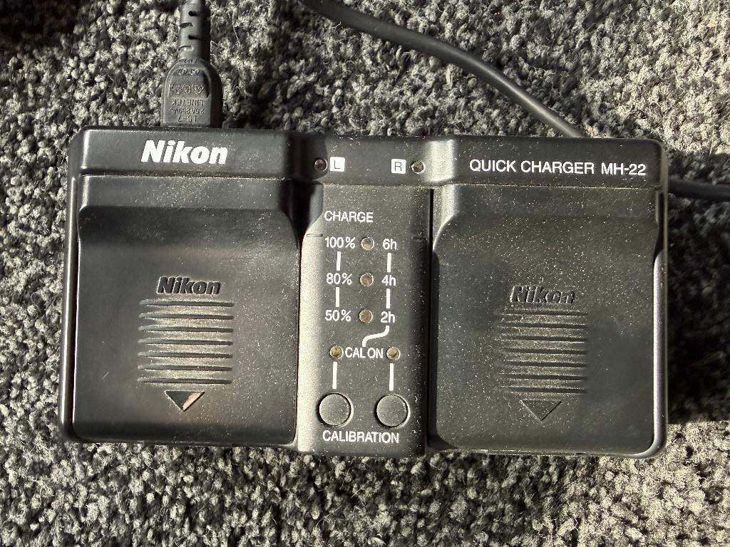 Nikon Quick charger MH-22, Ophalen of Verzenden, Gebruikt