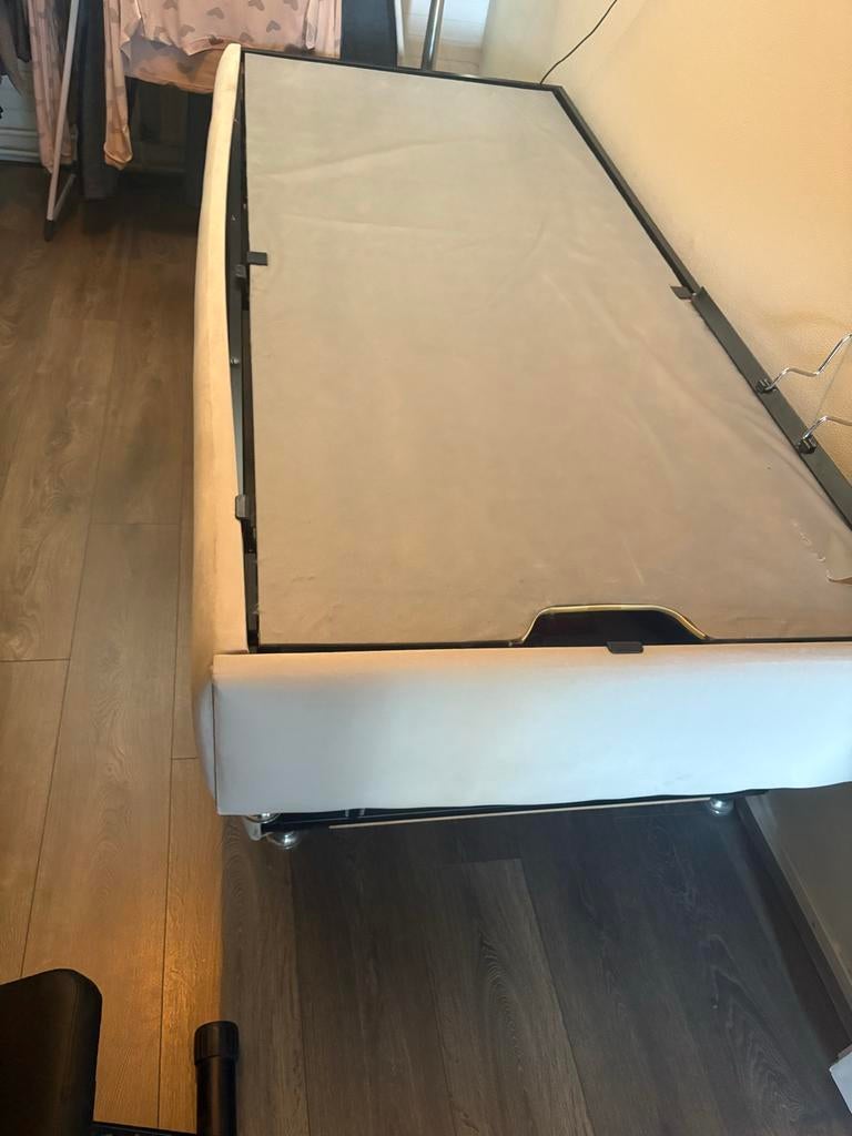 2x Beige Bedbakken 90x200 (samen 180x200) met opbergruimte, Gebruikt, Beige, Ophalen of Verzenden, 180 cm