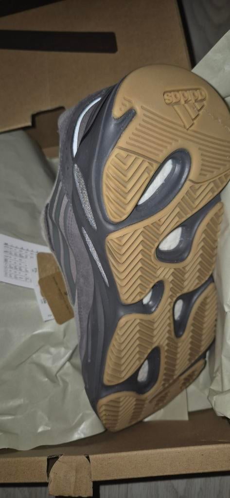 Yeezy 700 Tephra - Maat 41, Ophalen, Nieuw, Overige kleuren