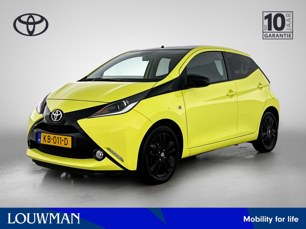 Toyota Aygo 1.0 VVT-i x-cite | Navigatie | Achteruitrijcamer, Auto's, Toyota, Voorwielaandrijving, 12 maanden, Stof, Gebruikt