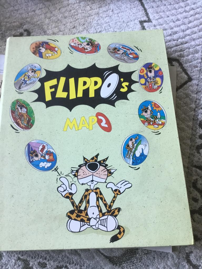 Boek 1 compleet boek 2 mist verschillende, Verzamelen, Flippo's, Ophalen