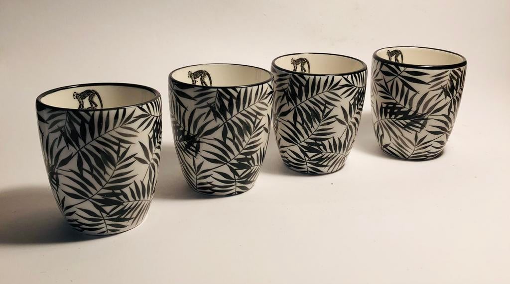Vier koffiekopjes, espresso kopjes, jungle stijl, aapjes, Verzenden, Overige stijlen, Kop(pen) en/of Schotel(s)