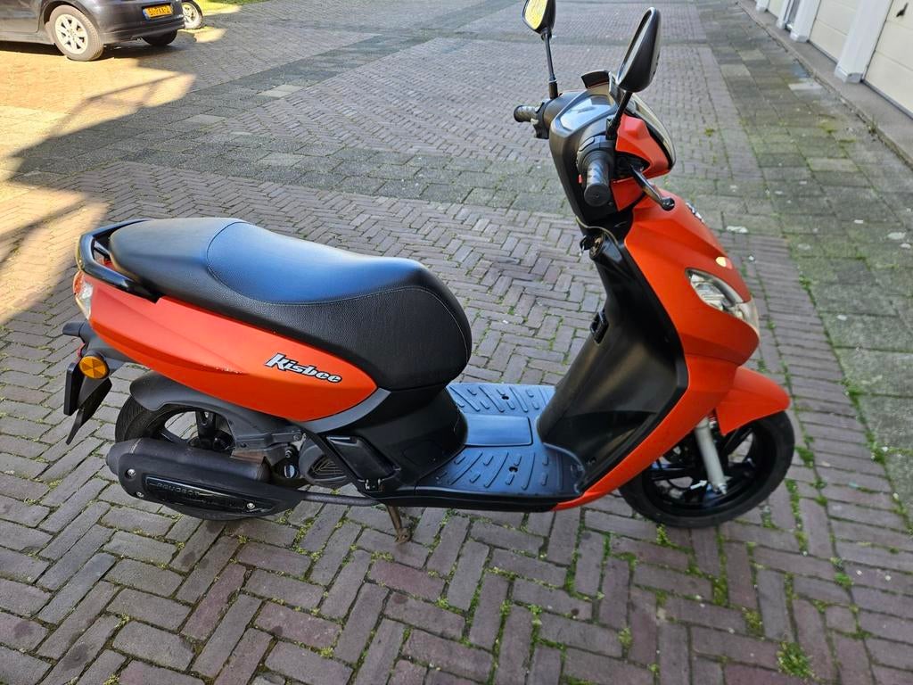 Peugeot kisbee 2020 snor versie, Ophalen, Gebruikt, Benzine, Peugeot