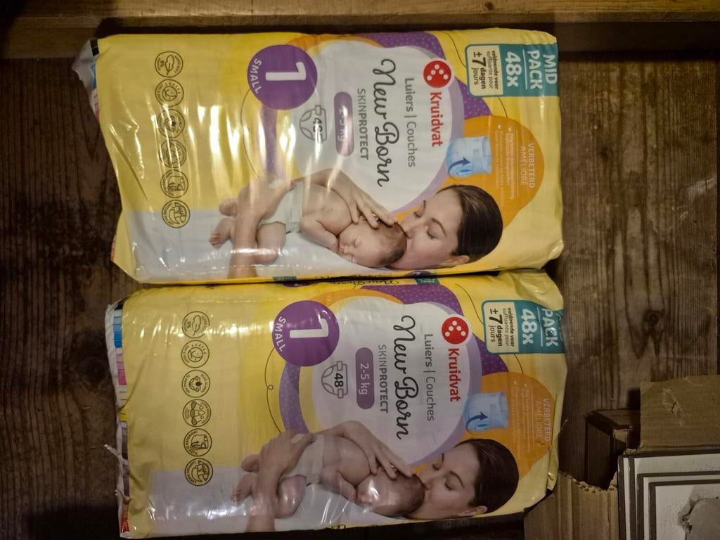 2 pakken Kruidvat New Born luiers maat 1 (2-5 kg), Ophalen of Verzenden, Nieuw