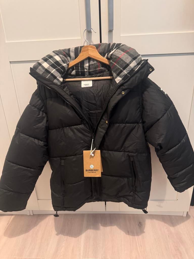 Burberry jas maat M, valt als S, Ophalen of Verzenden, Zo goed als nieuw, Maat 46 (S) of kleiner, Zwart