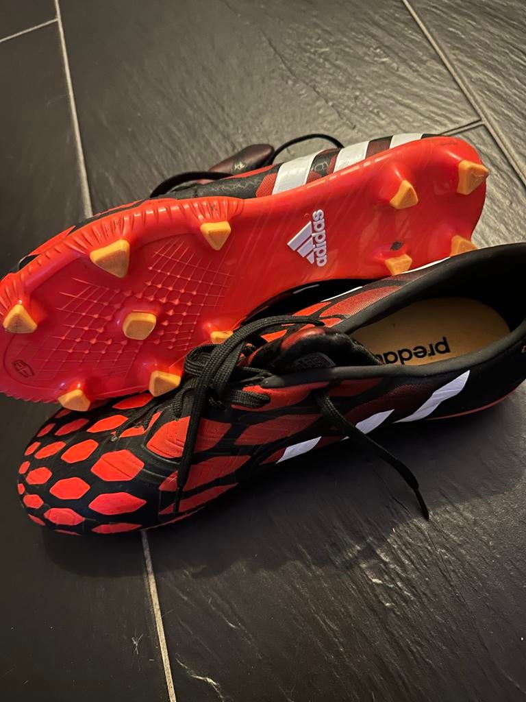 Adidas voetbalschoenen - Zo goed als nieuw - Maat 44 1/3, Ophalen of Verzenden, Zo goed als nieuw, Schoenen