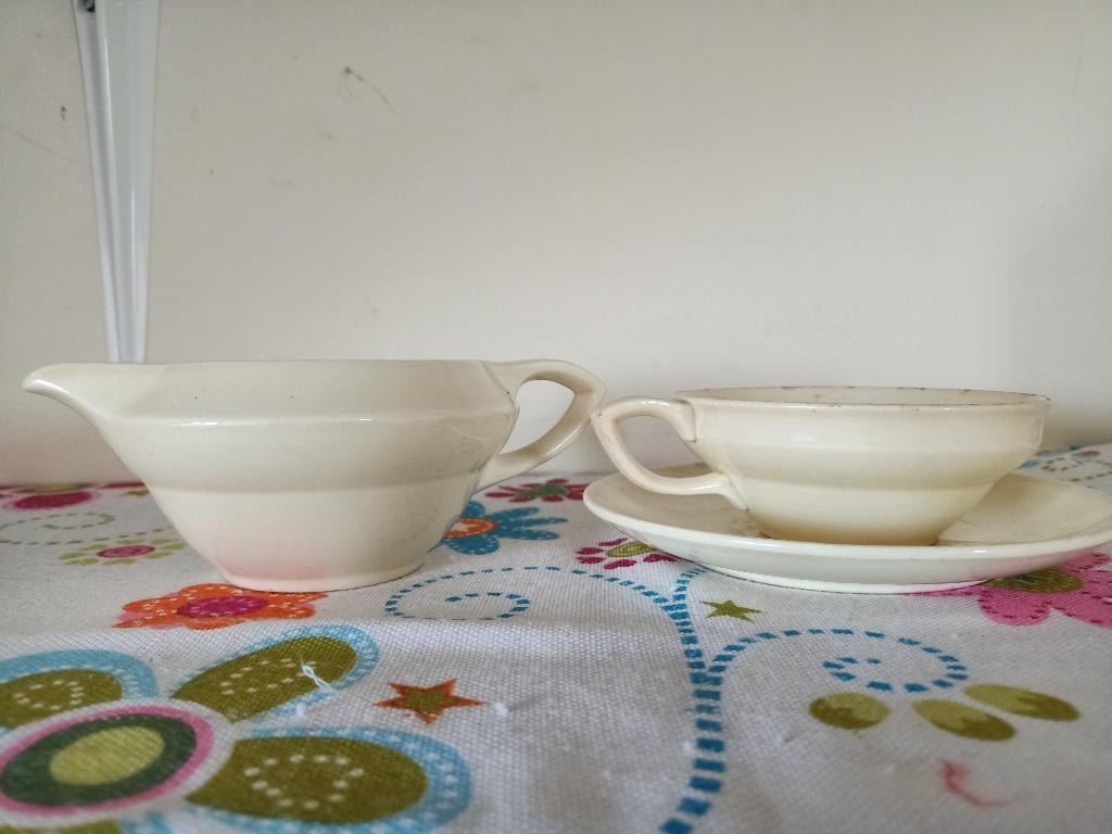 Kop met schotel met melk kannetje ophalen, Antiek en Kunst, Antiek | Servies compleet, Ophalen