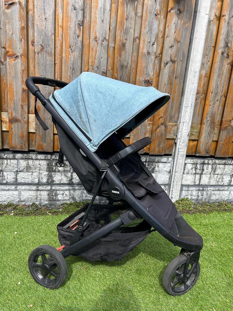 Thule buggy spring blauw zwart Teal Melange zonnekap bumper, Kinderen en Baby's, Buggy's, Ophalen, Zo goed als nieuw, Overige merken