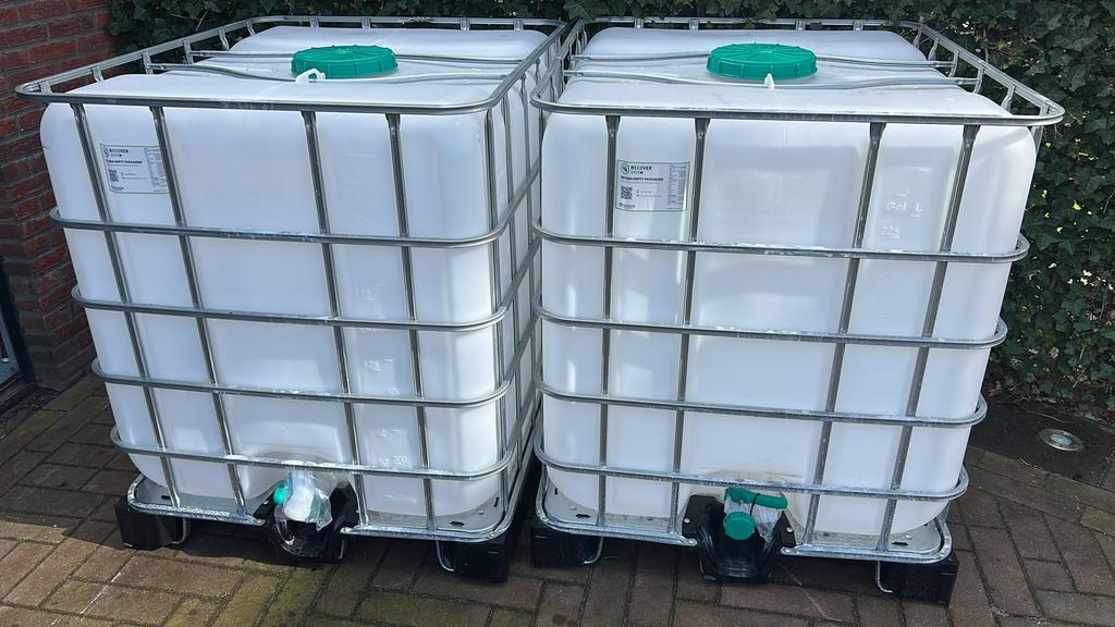1000 liter ibc vat vaten gespoeld (met water), Tuin en Terras, Regentonnen, 150 liter of meer, Ophalen, Zo goed als nieuw