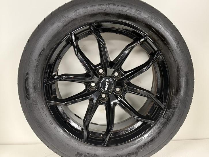 18 inch Kia sorrento set 235/55/18  Goodyear Et39, 18 inch, Banden en Velgen, 235 mm, Zomerbanden