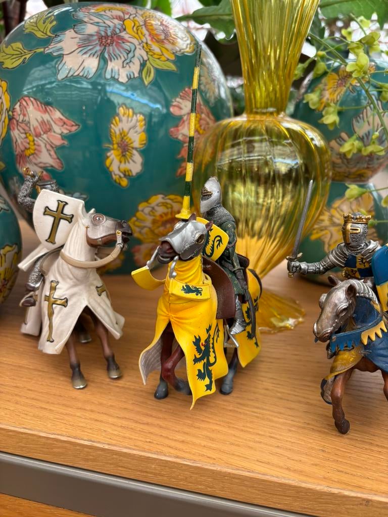 Schleich ridders te paard, Verzenden