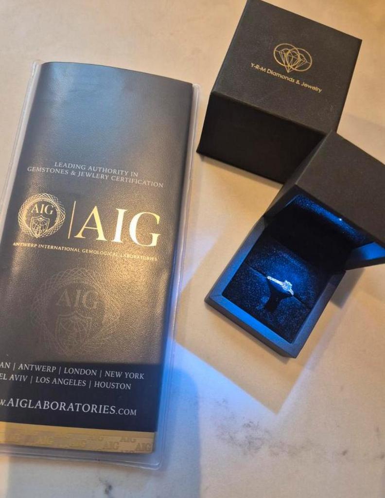 Verlovingsring diamant (AIG certificaat) – 14 karaat witgoud, Ophalen of Verzenden, Zo goed als nieuw