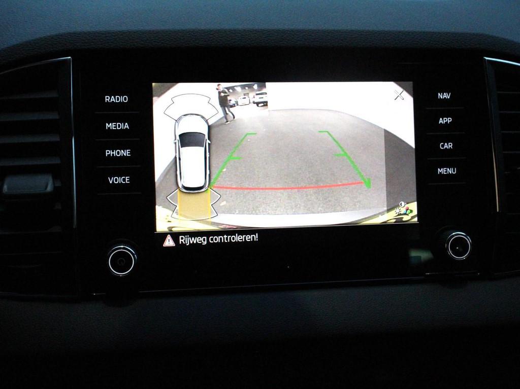 Skoda Karoq 1.5 TSI 150pk DSG Ambition | Navigatie | Apple C, Stof, 4 cilinders, Karoq, Bedrijf