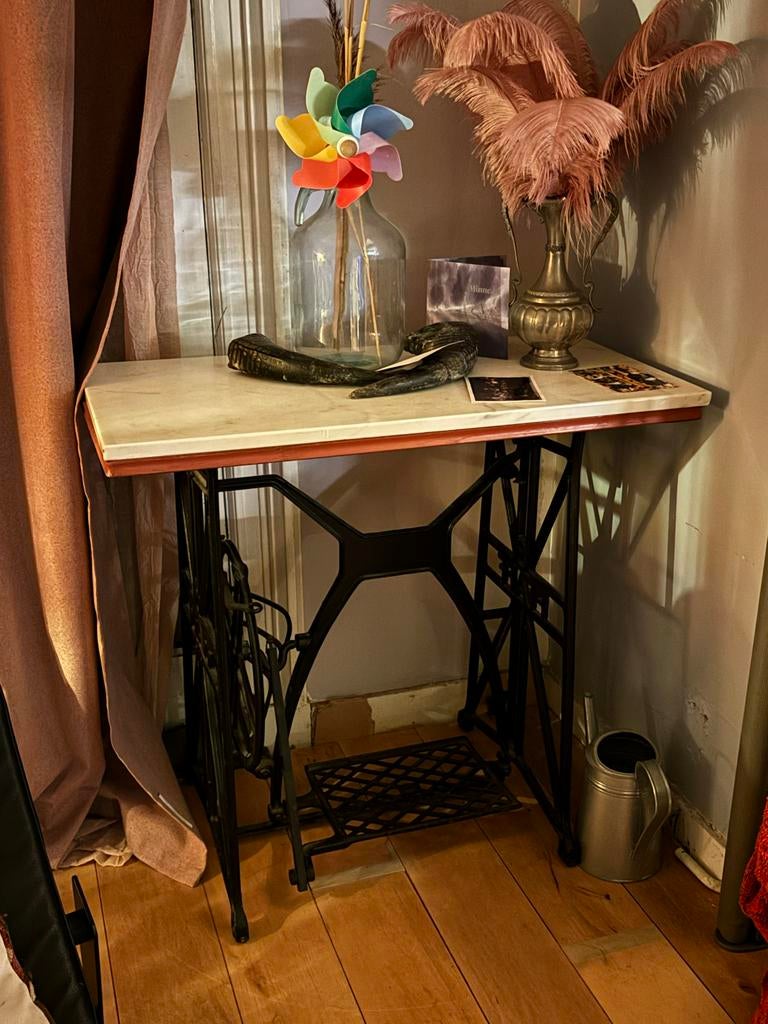 Antieke Naaitafel met Zwaar Marmeren Blad, Antiek en Kunst, Antiek | Naaimachines, Ophalen