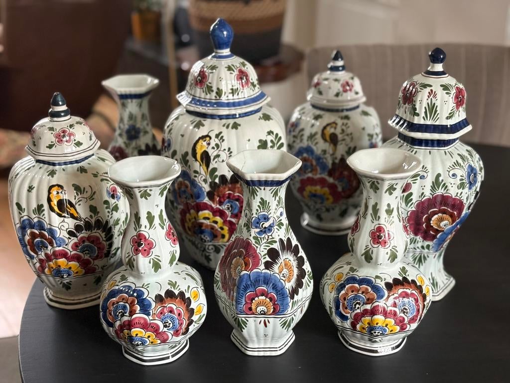 8 vazen / kaststellen Delft, Ophalen