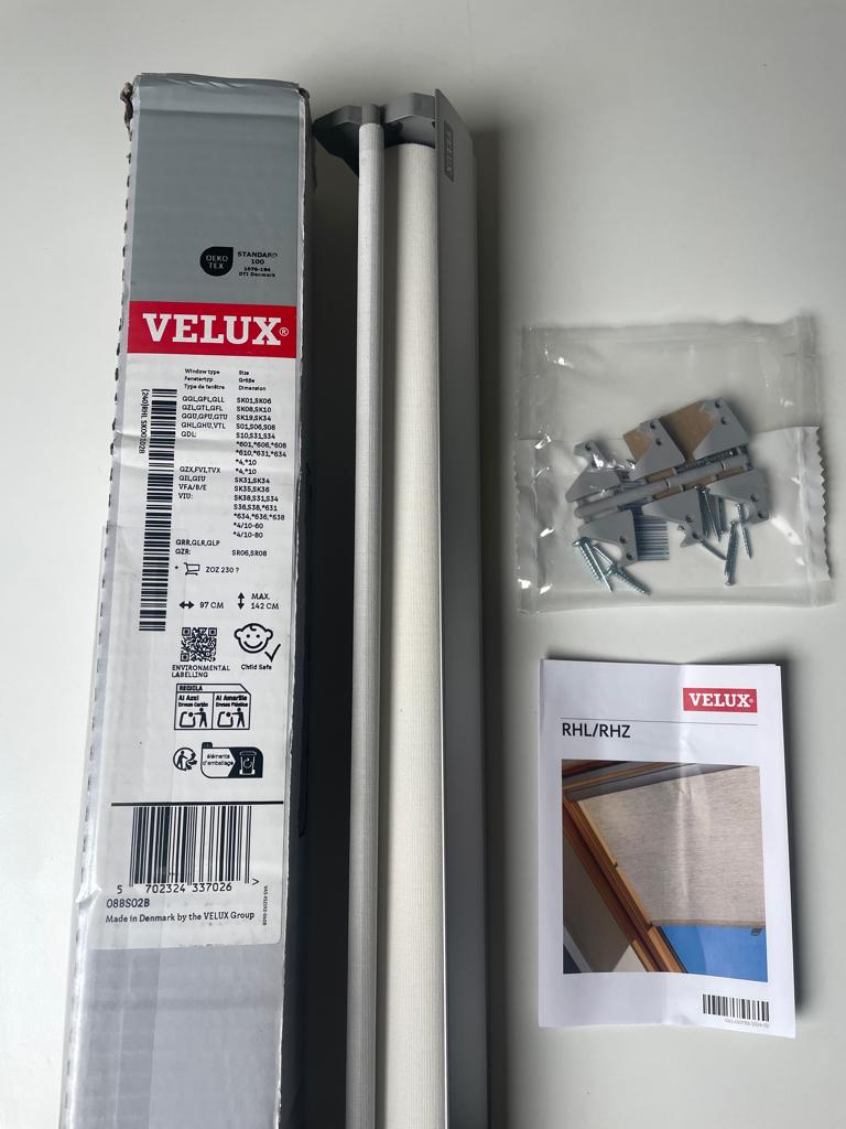 Velux - Rolgordijn dakraam lichtdoorlatend - Wit, Gebruikt, Effen, Wit, 100 tot 150 cm