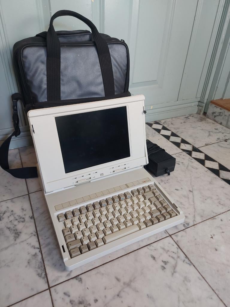 Tulip LT 286 vintage laptop - met defect, Computers en Software, Vintage Computers, Ophalen of Verzenden