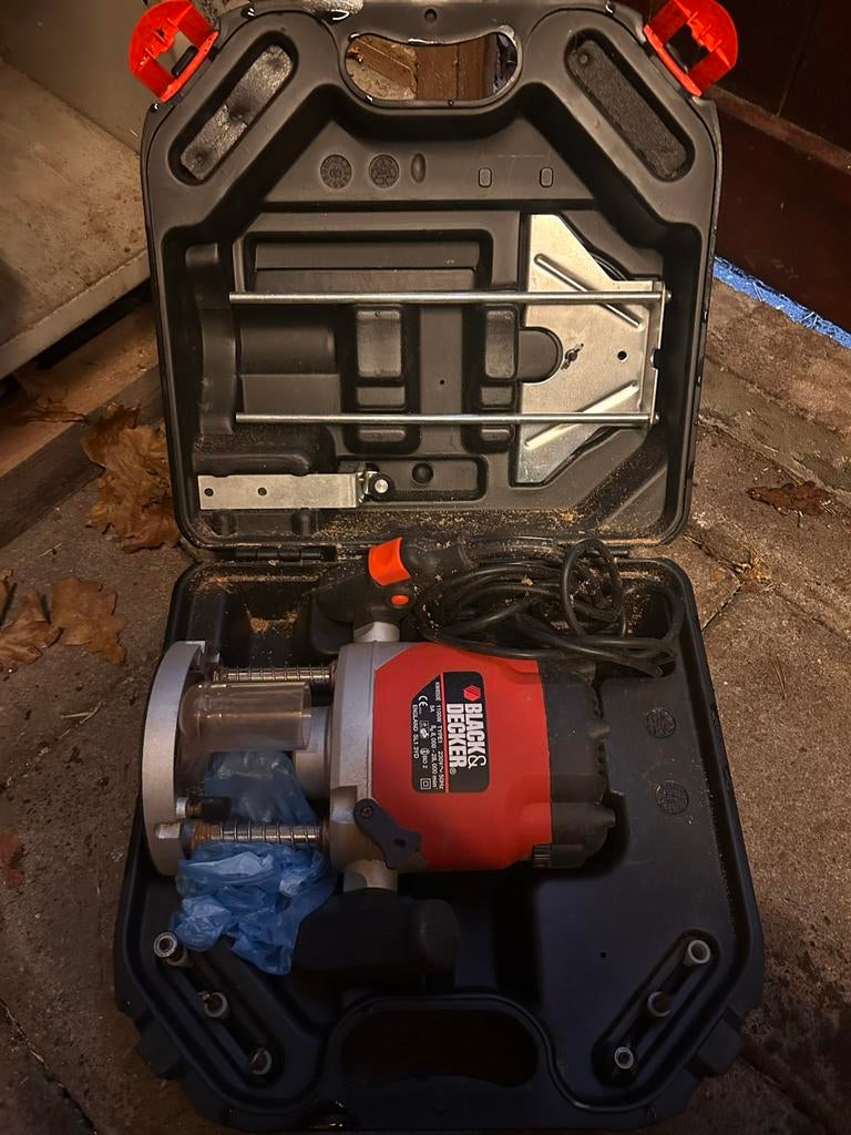 Black & Decker Bovenfrees KW850E - In Koffer, Ophalen, Gebruikt