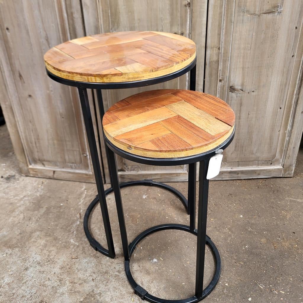 Set van 2 bijzettafels mangohout met zwart metaal, Minder dan 55 cm, Rond, Zo goed als nieuw, Hout