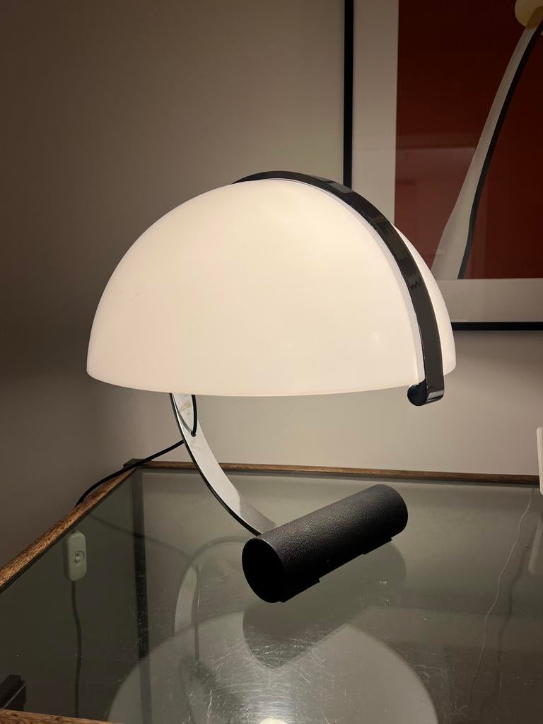 Iconische design tafellamp – Stilnovo / Artimeta (Italië), Ophalen of Verzenden, Zo goed als nieuw, Metaal, Minder dan 50 cm