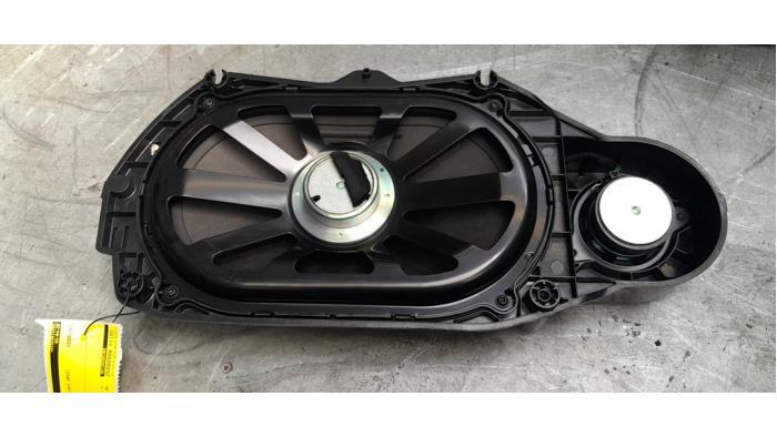 Subwoofer van een Mercedes CLS-Klasse, Gebruikt, -, Ophalen of Verzenden, -