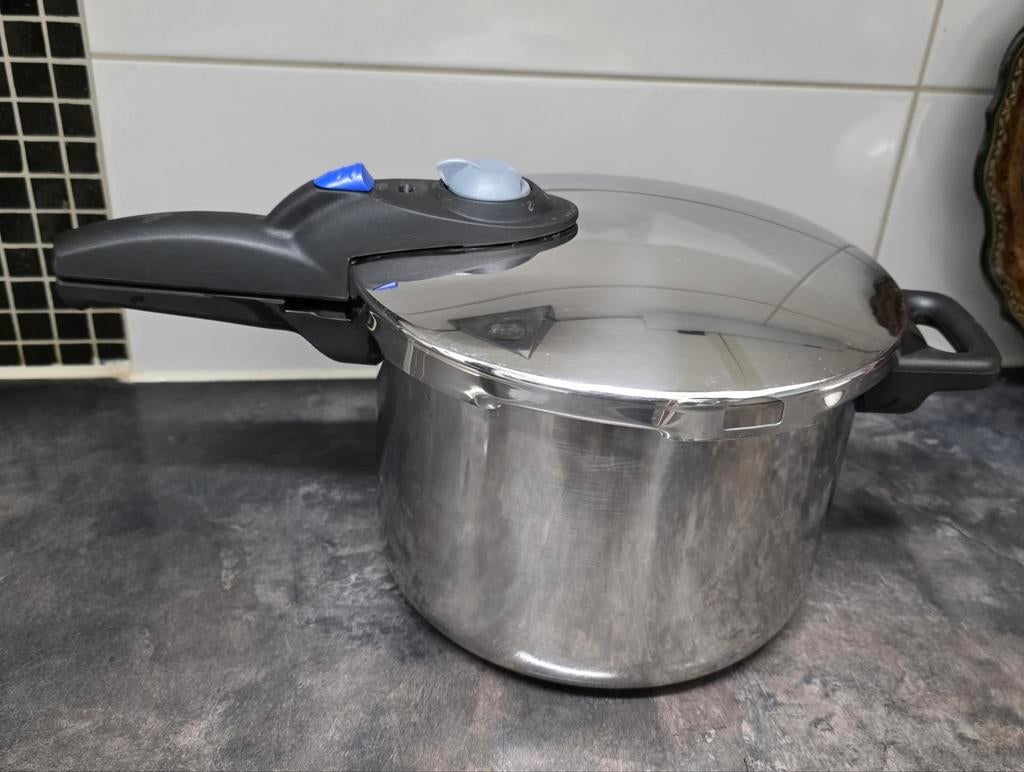 Snelkookpan Fagor 6 liter voor inductie, Ophalen of Verzenden, Zo goed als nieuw, Rvs, Kookpan of Snelkookpan