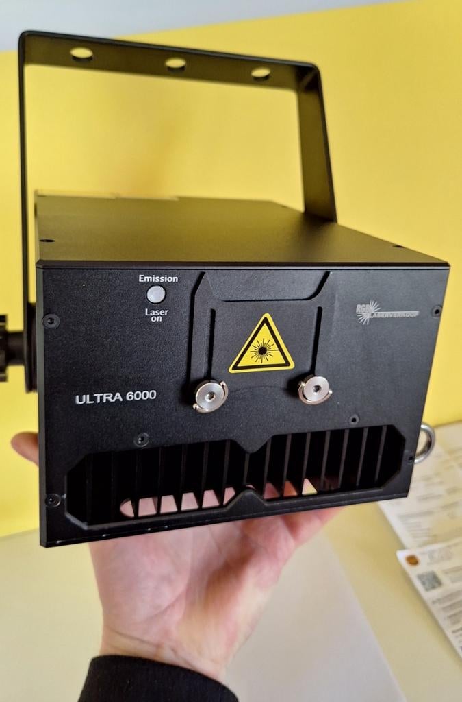 3x 6W RGB Laser projector nieuwstaat pelicase, Ophalen of Verzenden, Gebruikt, Laser, Geluidgestuurd
