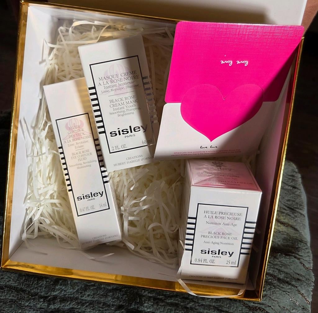 Sisley Black Rose Giftbox - Nieuw!, Overige kleuren, Gehele gezicht, Nieuw, Ophalen of Verzenden