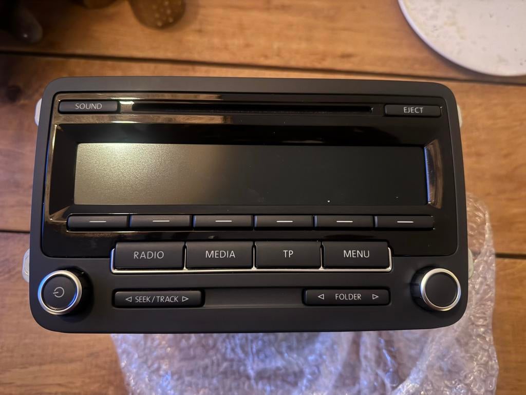 Originele Volkswagen autoradio VW (werkt perfect), Auto diversen, Ophalen of Verzenden, Gebruikt