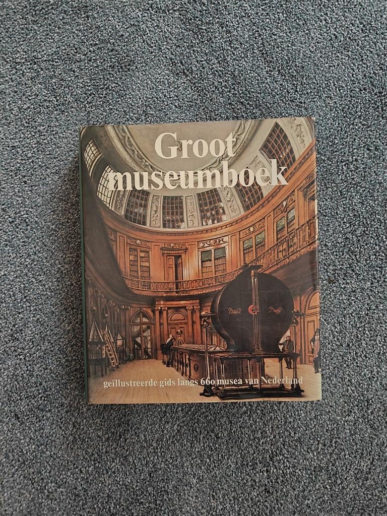 Groot Museumboek - Geïllustreerde Gids 660 Musea Nederland, Ophalen of Verzenden