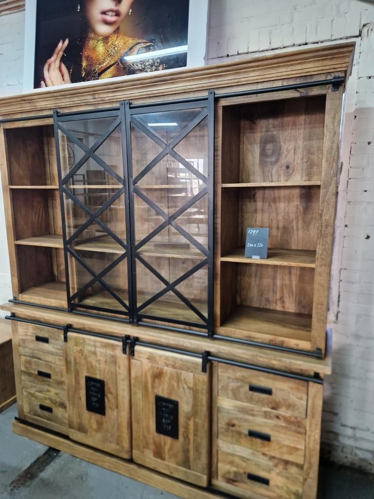 Mangohouten Buffetkast - Stijlvol & Praktisch, Huis en Inrichting, Kasten | Buffetkasten, Ophalen, Zo goed als nieuw, 25 tot 50 cm