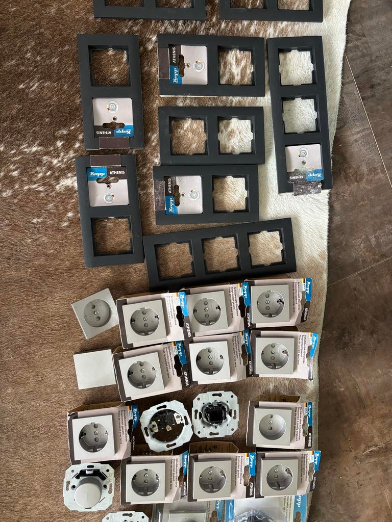 Kopp Athenis Stopcontacten en Afdekramen - Nieuw, Doe-het-zelf en Verbouw, Elektra en Kabels, Ophalen of Verzenden, Nieuw, Stopcontact