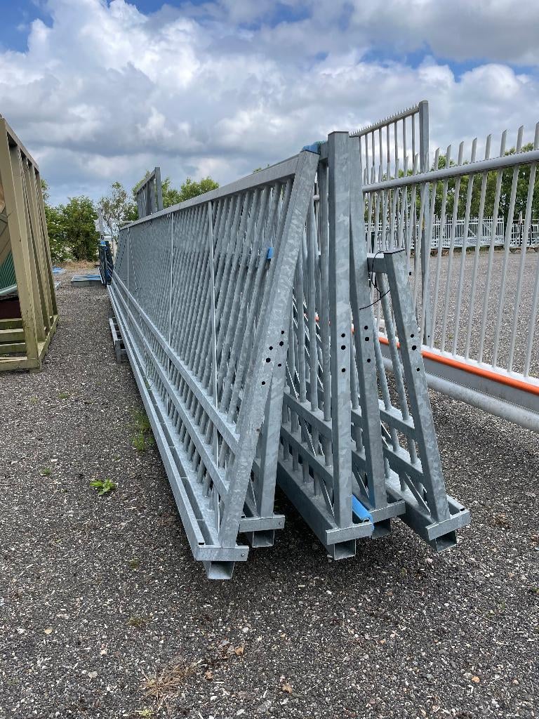 Schuifpoort Nieuw 13.5 x 180 cm  uit voorraad leverbaar, Ophalen, Schuifpoort, Nieuw, 200 cm of meer