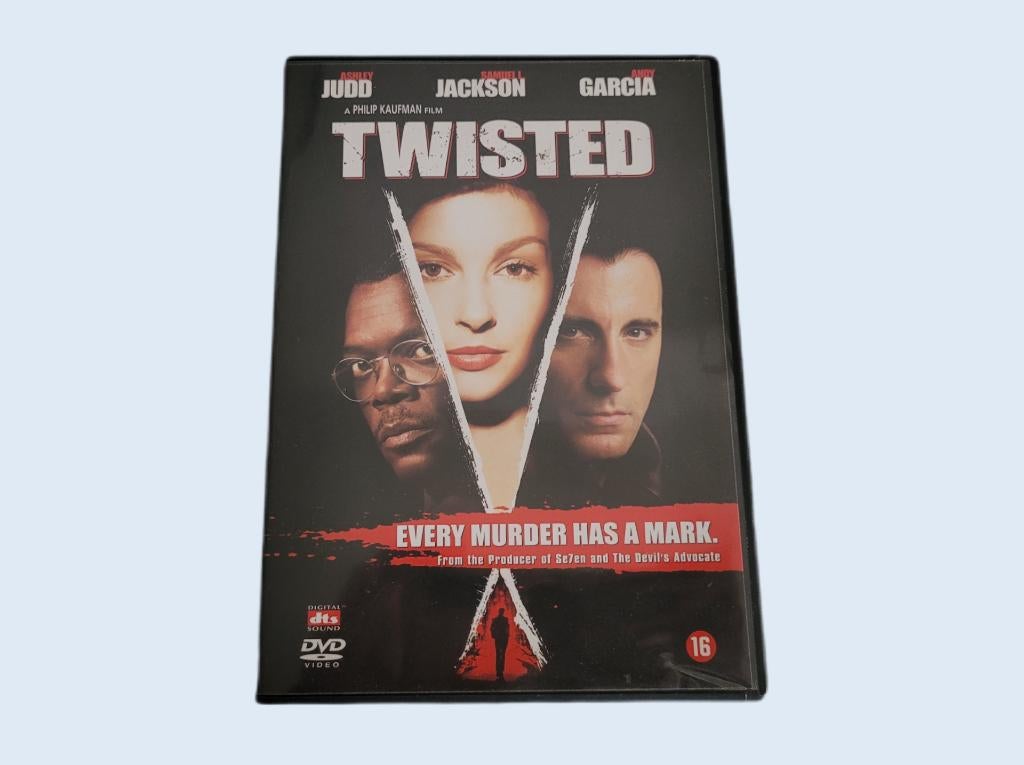 Twisted ~ RO8636, Vanaf 16 jaar, Ophalen of Verzenden, Zo goed als nieuw