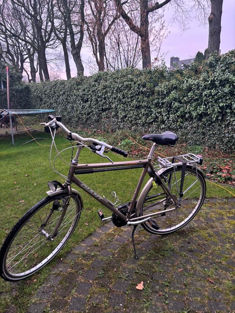 Giant Tourer 21 Versnellingen (supper netjes), Fietsen en Brommers, Fietsen | Heren | Herenfietsen, Ophalen of Verzenden, Zo goed als nieuw