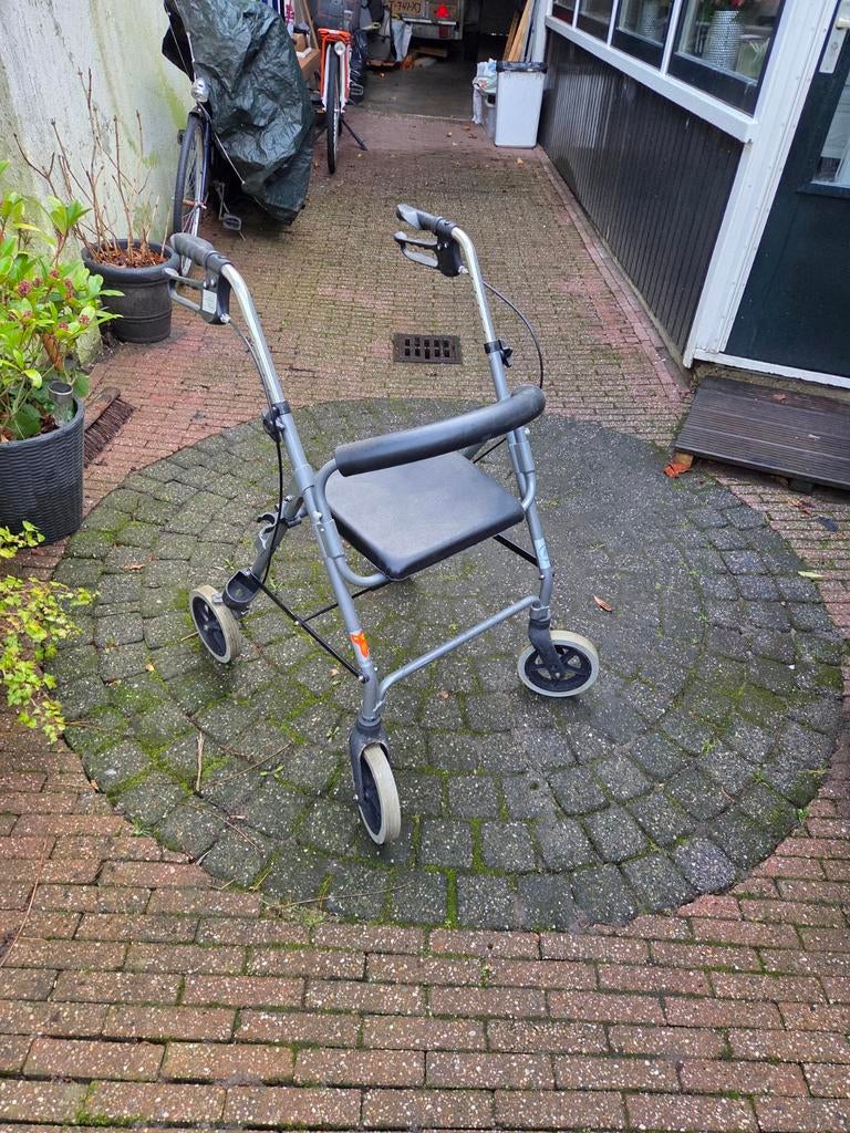 Elephantje  rollator licht gewicht is in goede staat, Ophalen