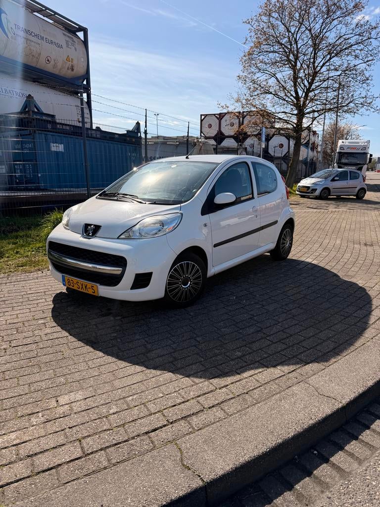 Peugeot 107 1.0 12V 5DR 2012 Wit, Voorwielaandrijving, 4 stoelen, Origineel Nederlands, Bedrijf