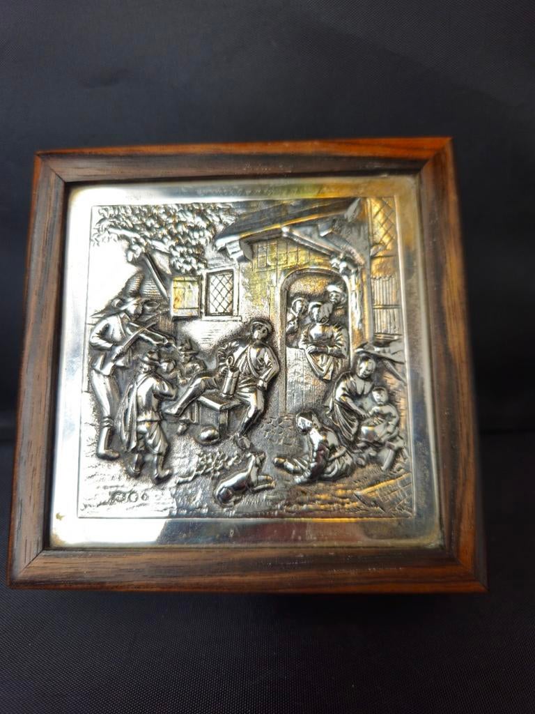 Houten doosjes met zilveren reliëf, Ophalen of Verzenden, Zilver