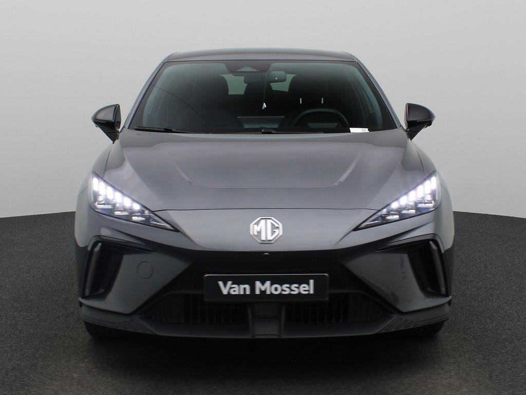 MG MG4 64 kWh Luxury | Parkeer camera | Apple carplay / Andr, Auto's, MG, Automaat, 12 maanden, Gebruikt, 1675 kg