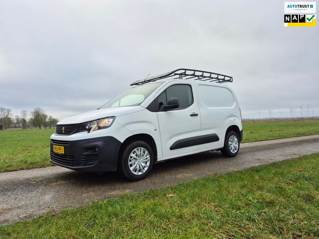 Peugeot Partner 1.5 BlueHDI ,trekhaak,Apple Carplay, Voorwielaandrijving, Gebruikt, 4 cilinders, Origineel Nederlands