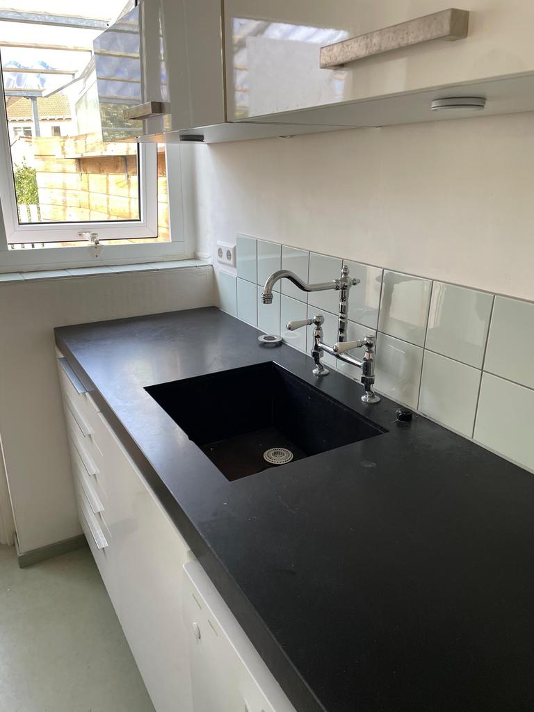 Natuurstenen aanrecht met ingebouwde gootsteen, Ophalen, Gebruikt, 150 tot 200 cm, Grijs