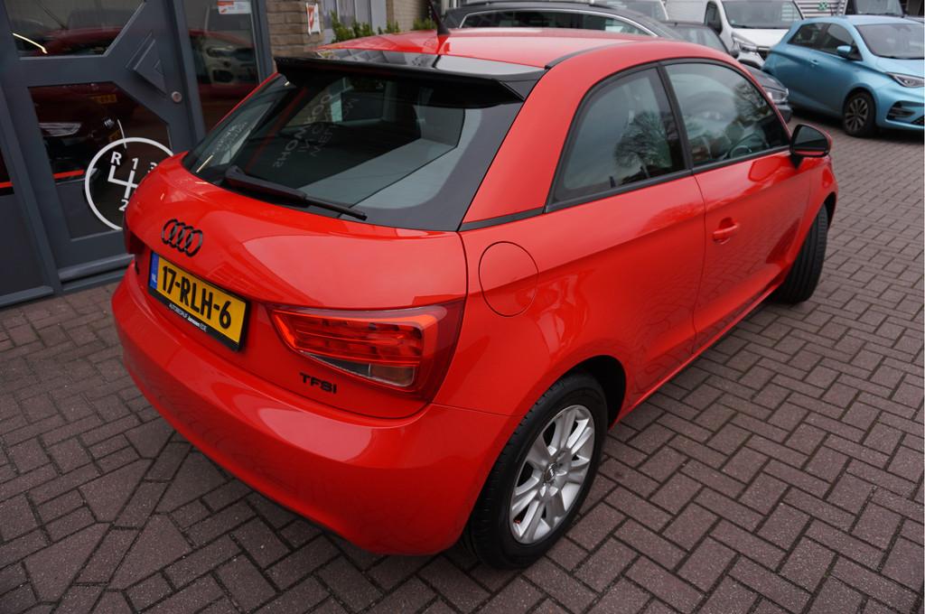 Audi A1 1.2 TFSI Attraction Pro Line Business (bj 2011), Auto's, Voorwielaandrijving, Euro 5, Zwart, 4 cilinders