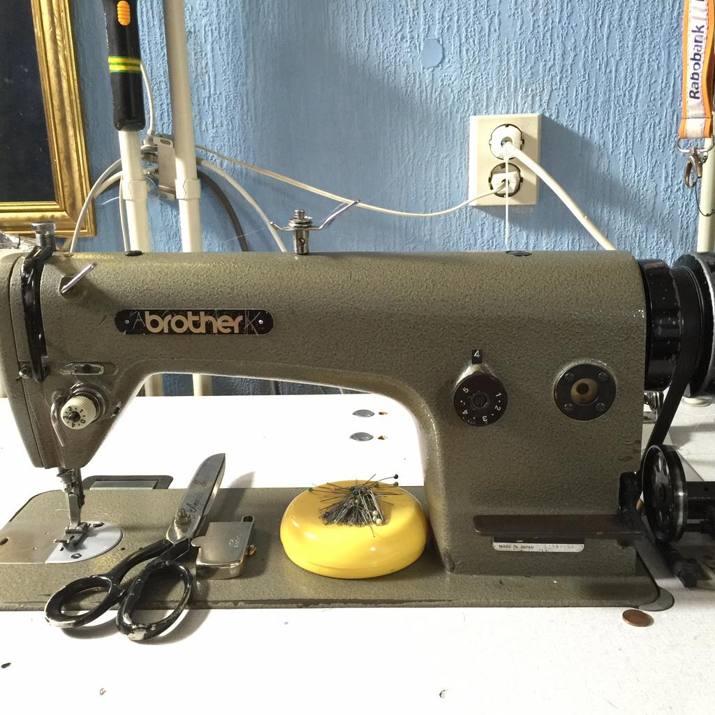 Industriëel naaimachine, Ophalen, Gebruikt, Naaimachine, Industrieel