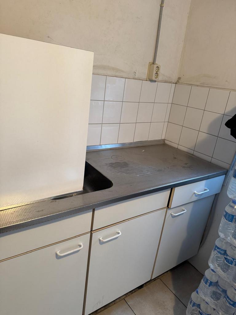 Gratis af te halen: Compact keukenblok met spoelbak, Huis en Inrichting, Keuken | Complete keukens, Ophalen, Gebruikt, Wit, Enkelwandige keuken